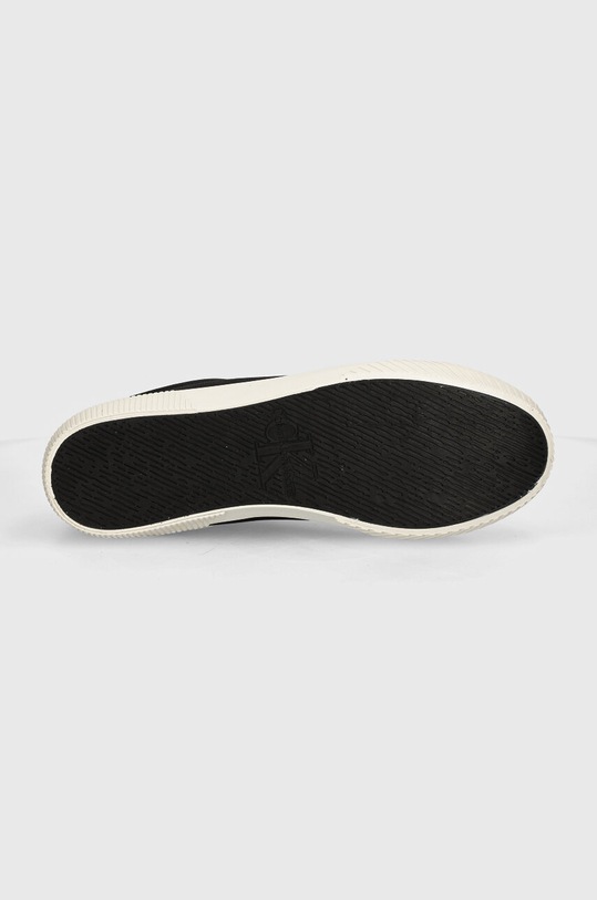 Teniske Calvin Klein Jeans SKATER VULC LOW MTR YM0YM01000 črna