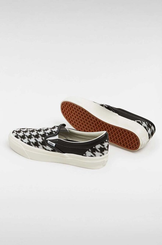 Tenisky Vans Premium Classics LX Slip-On Reissue 98 čierna VN000CSEBLK1