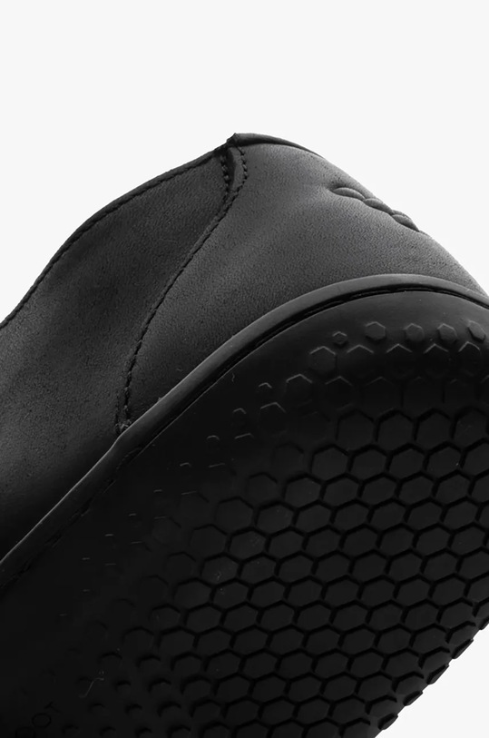 Δερμάτινα κλειστά παπούτσια Vivobarefoot RA IV μαύρο 305102