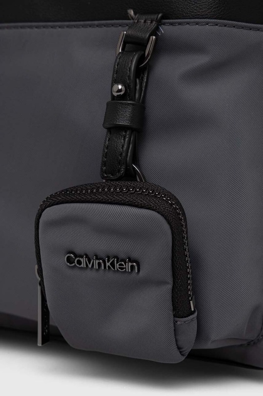 Batoh Calvin Klein šedá K50K512115
