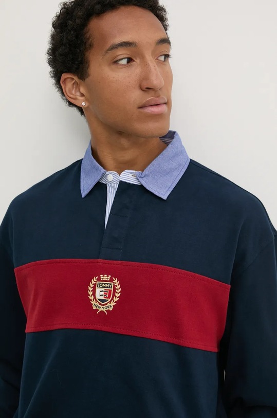 Bavlněné tričko s dlouhým rukávem Tommy Jeans námořnická modř DM0DM19620