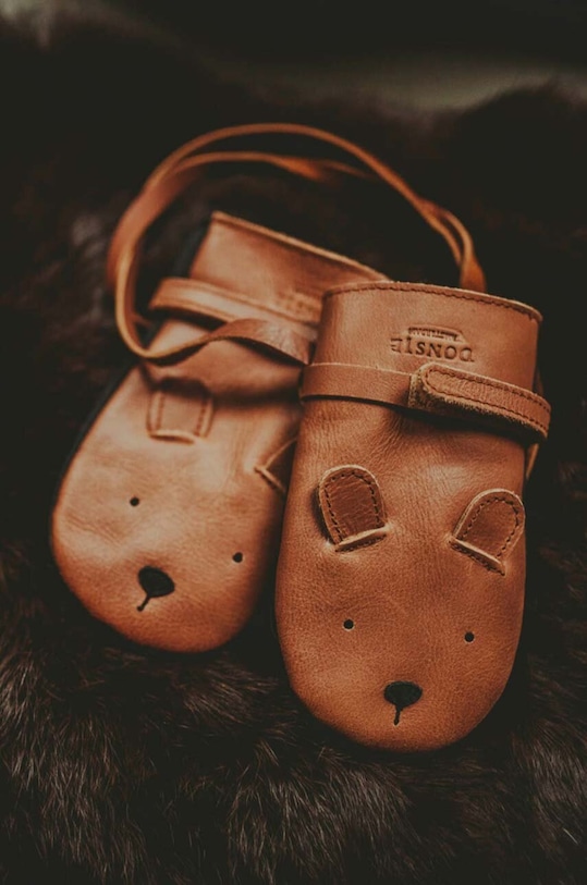 Детские кожаные перчатки Donsje Kapi Classic Mittens Bear мелкий узор коричневый 6019001.