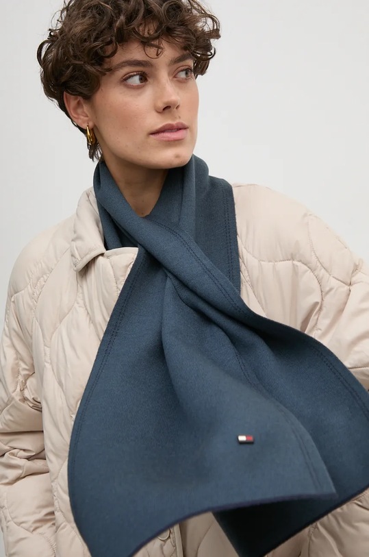 Tommy Hilfiger szalik wełniany AM0AM12839 niebieski AW24