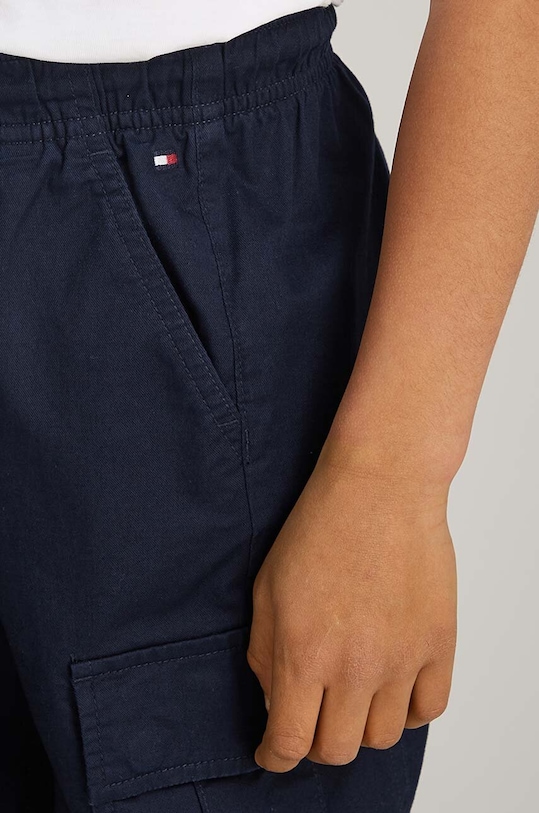 Dječje pamučne hlače Tommy Hilfiger CARGO PULL ON COTTON PANTS KB0KB09243.9BYH. mornarsko plava