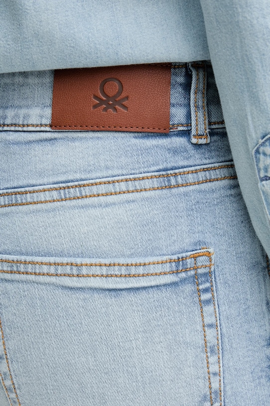 United Colors of Benetton jeansy niebieski 4OTADE010