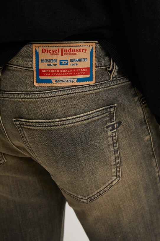 Diesel jeansy 2019 D-STRUKT szary A03558.09J48