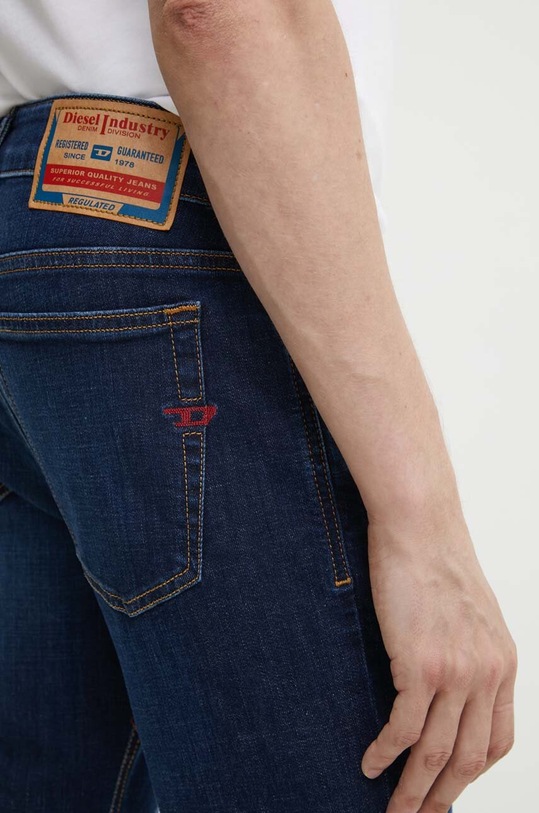 Diesel jeansy 1979 SLEENKER granatowy A03596.09J17