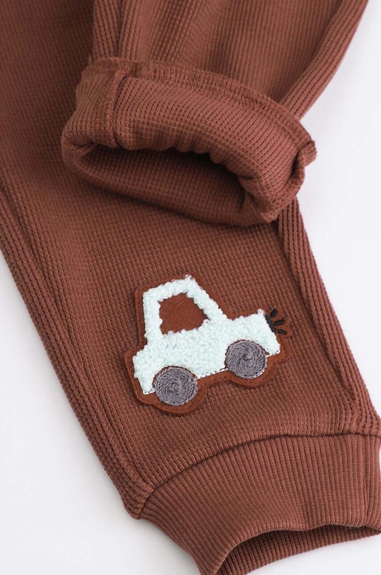Детски спортен панталон Coccodrillo кафяв ZC4120103MBN