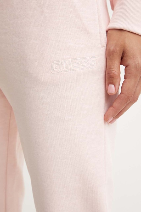 Pamučni donji dio trenirke Guess RGINE roza V4YB11.KC6W1