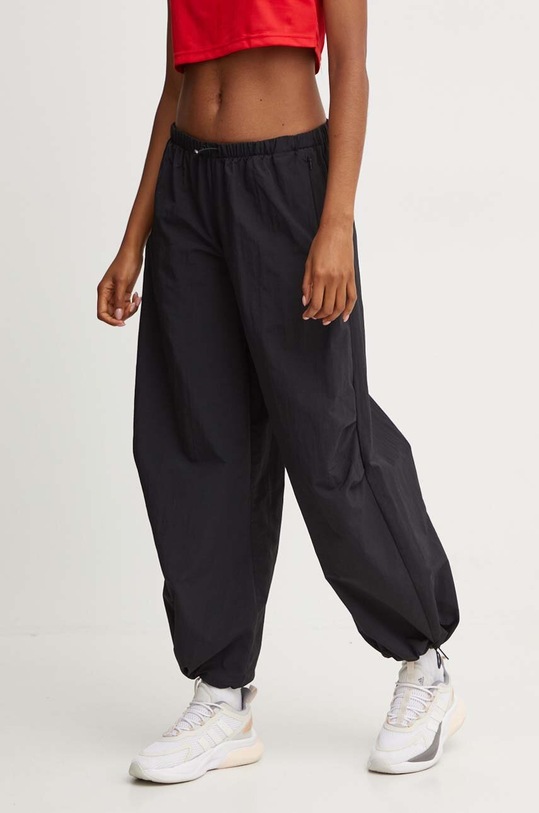 adidas spodnie dresowe City Escape tkanina czarny IV9780