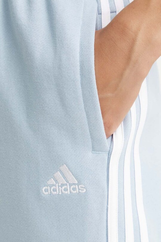 Βαμβακερό παντελόνι adidas Essentials μπλε IY4235