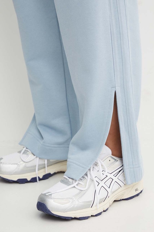 Бавовняні спортивні штани adidas All SZN блакитний IY6855