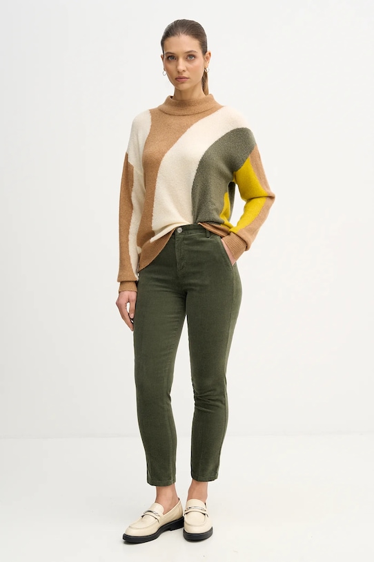 Hlače iz rebrastega žameta United Colors of Benetton 4MIQDF07W zelena AW25