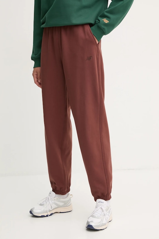 New Balance pantaloni de trening bumbac maro WP41513ROK