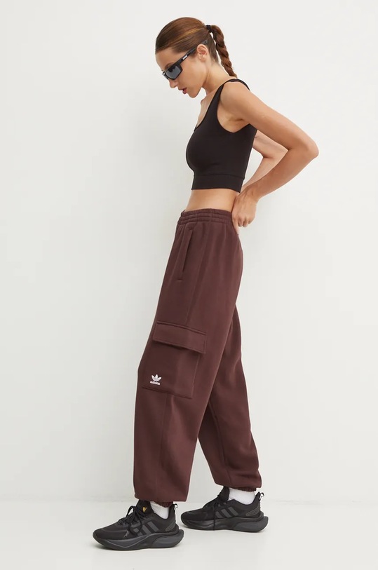Спортивні штани adidas Originals трикотаж коричневий IW5722
