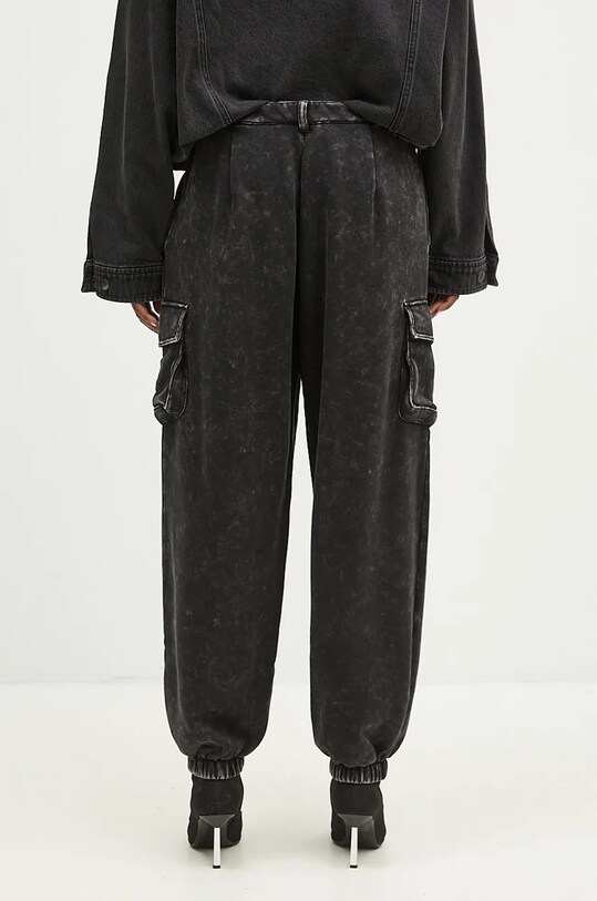 Odzież adidas Originals spodnie dresowe Wash Cargo Pant IW5563 czarny