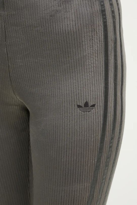 adidas Originals pantaloni della tuta Femme Galore Rib Flared Legging grigio JN3024