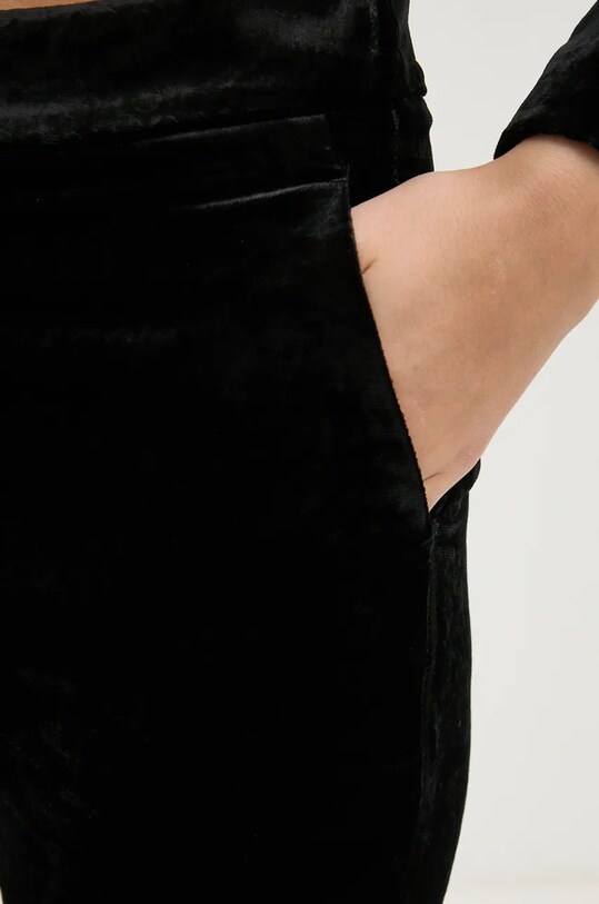 Sisley pantaloni de catifea negru 41EULF06A
