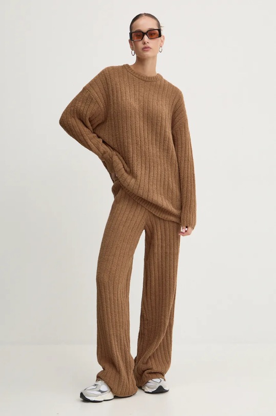 UGG spodnie dresowe 1163170 brązowy AW24