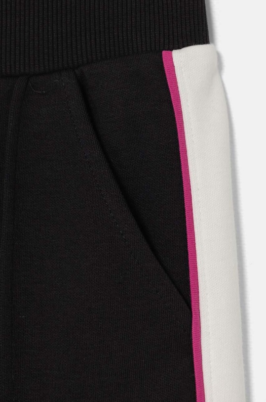Dziewczynka United Colors of Benetton spodnie dresowe dziecięce 330SCF05B.G.Seasonal czarny