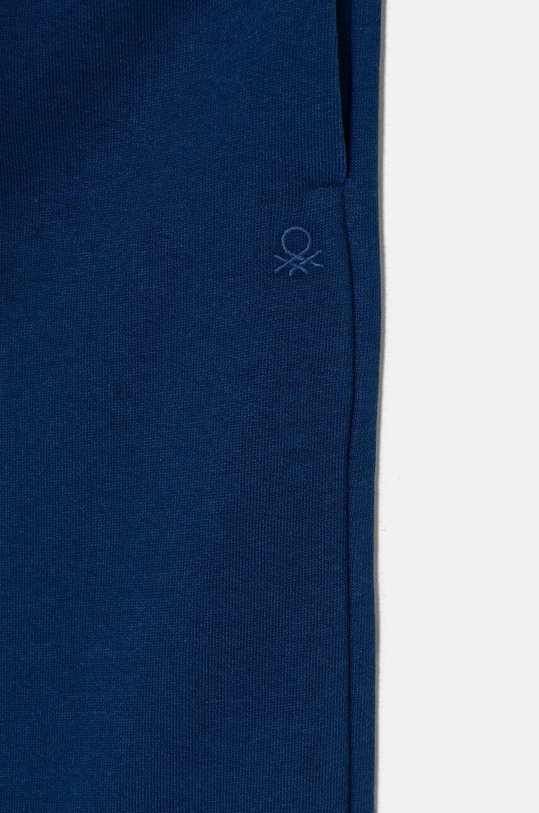 Dziewczynka United Colors of Benetton spodnie dresowe bawełniane dziecięce 3J68CF05F.G.Seasonal granatowy