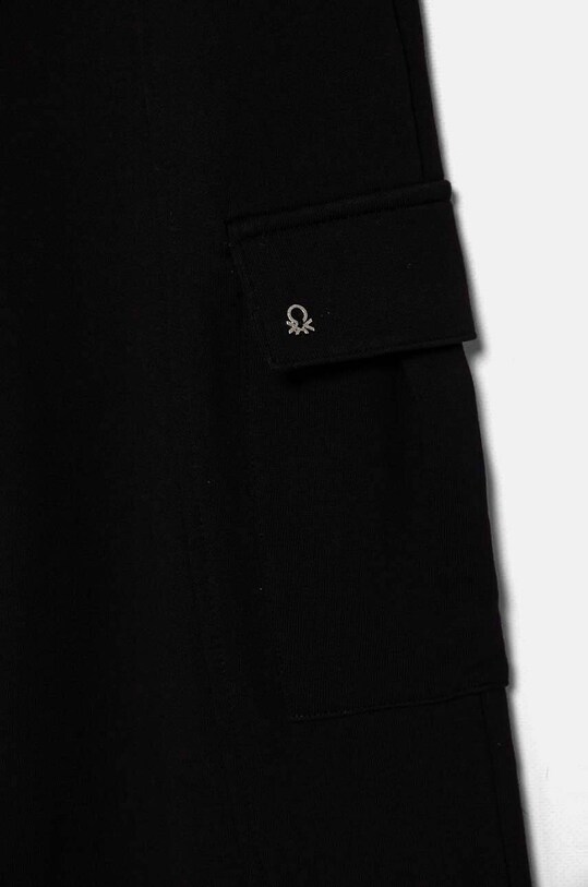 Dziewczynka United Colors of Benetton spodnie dresowe bawełniane 33NVCF05D.G.Seasonal czarny