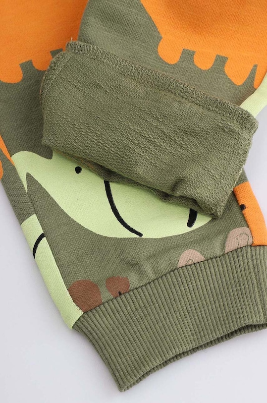 Coccodrillo spodnie dresowe bawełniane dziecięce zielony ZC4120102SBN