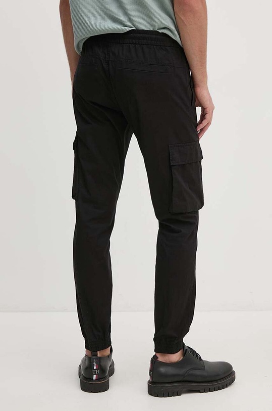 Odzież Calvin Klein Jeans spodnie J30J325900 czarny