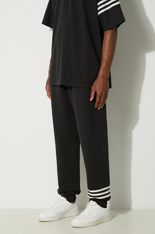 Спортен панталон adidas Originals Neuclassics Pant черен IW0973