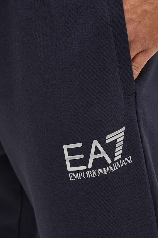 Памучен спортен панталон EA7 Emporio Armani тъмносин PJSHZ.6DPP59.1562