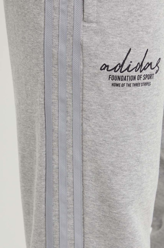 adidas spodnie dresowe Brand Love szary IW3538