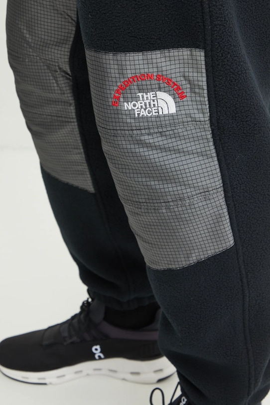 The North Face spodnie dresowe TNF x 30th Years HMLYN czarny NF0A88XK4O41