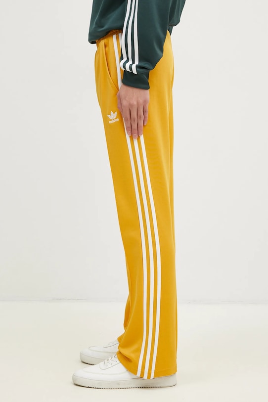 adidas Originals spodnie dresowe 70S Track Pant IX5223 żółty AW24