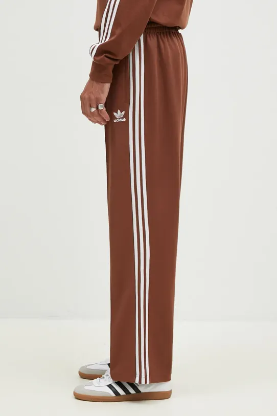 Παντελόνι φόρμας adidas Originals Baggy Track Pant απλικέ καφέ IZ2476