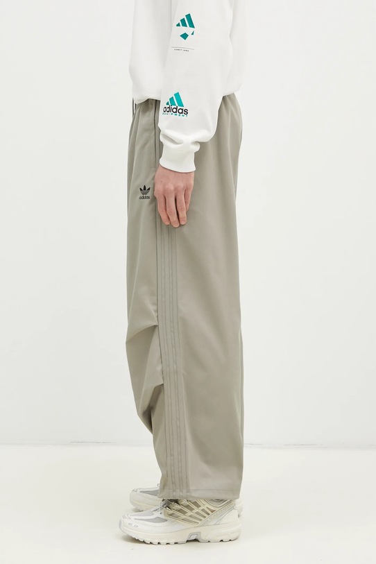 adidas Originals joggers Parachute Pant IZ4849 green AW24