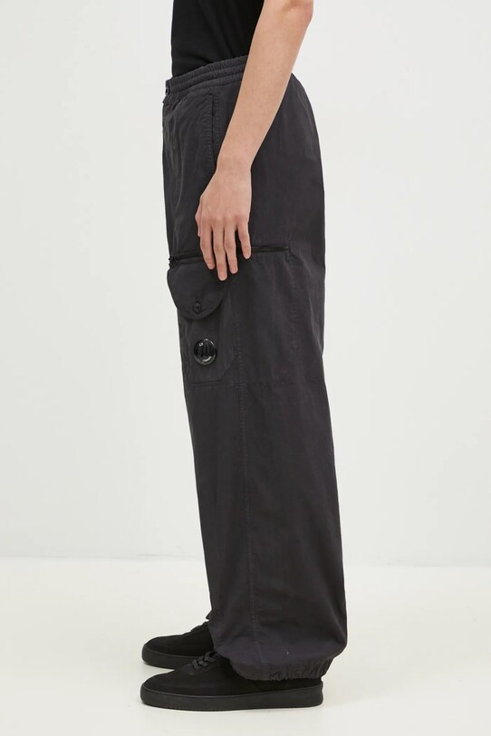 C.P. Company spodnie bawełniane Microreps Boxy Lens Cargo Pants 17CMPA178A006134G czarny AW24