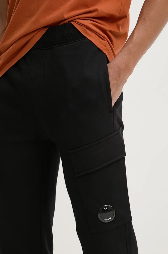 Бавовняні спортивні штани C.P. Company Diagonal Raised Fleece Cargo Sweatpants чорний 17CMSP017A005086W