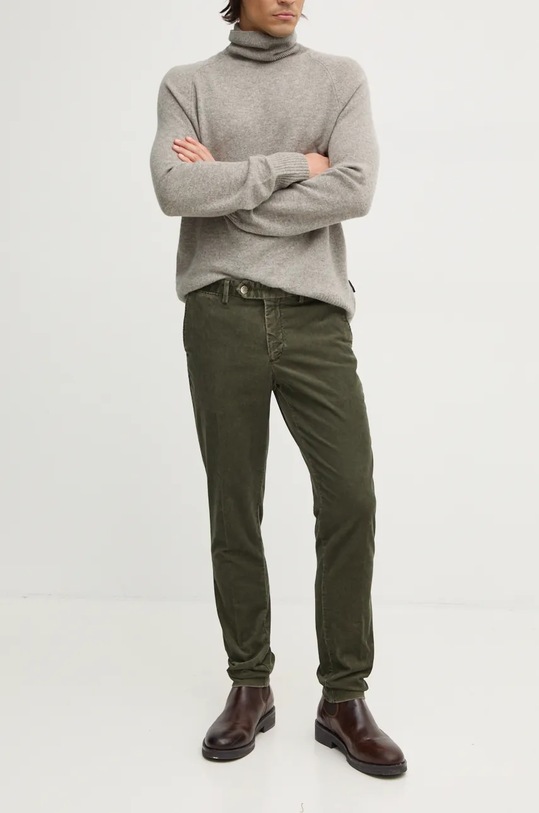 Вельветові штани Hackett London з еластаном зелений HM212656R