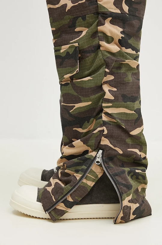 Andersson Bell pantaloni bilaterali Reversible Padded Camouflage Cargo Pants verde apa688m