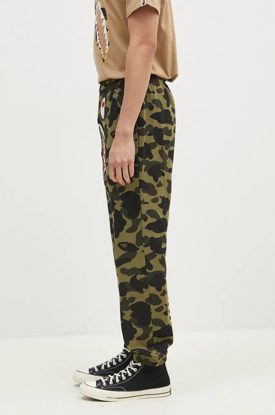 A Bathing Ape pantaloni de trening din bumbac 1ST CAMO SHARK 1K80152008 verde AW24