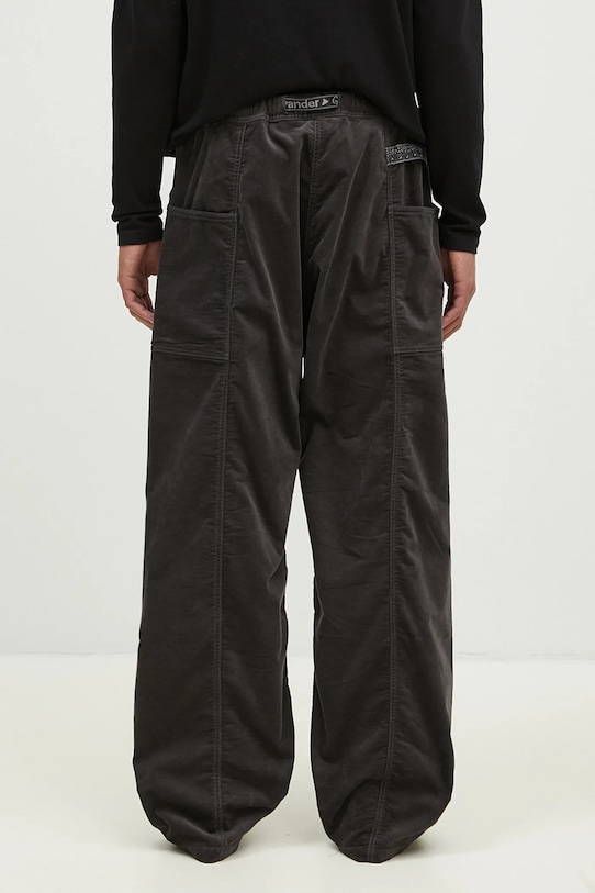 Oblačila Hlače iz rebrastega žameta Gramicci JQ Tape Corduroy Gadget Pant GUP4.F3011.M siva