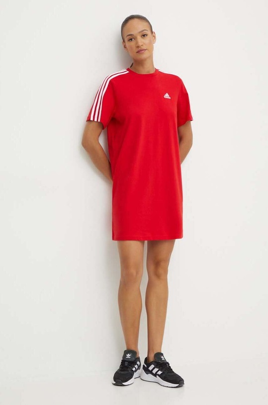 adidas sukienka bawełniana Essentials IY4241 czerwony AW24