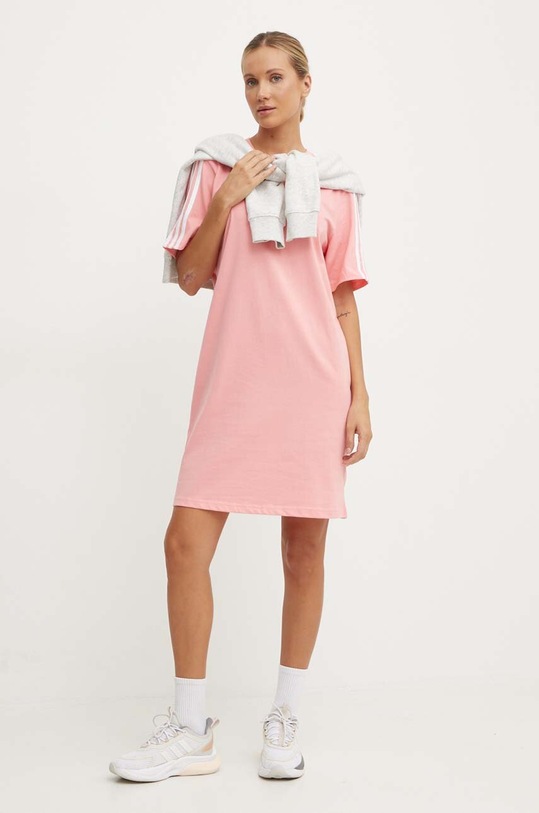 adidas sukienka bawełniana Essentials IY4242 różowy AW24