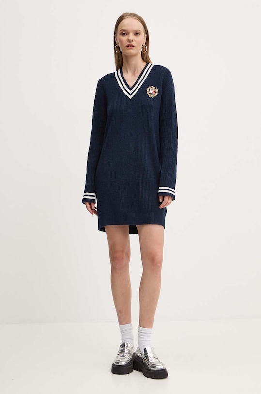 Obleka Tommy Jeans Našitek mornarsko modra DW0DW19810