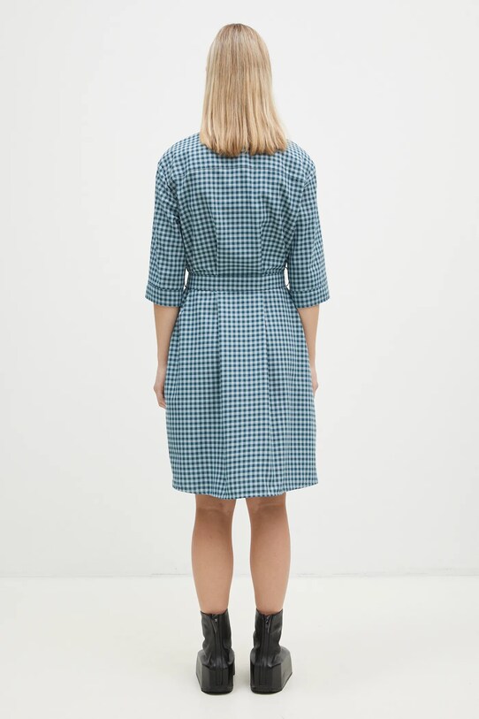 Одяг Бавовняна сукня Maison Kitsuné Double Pocket NW01620WC5015 блакитний