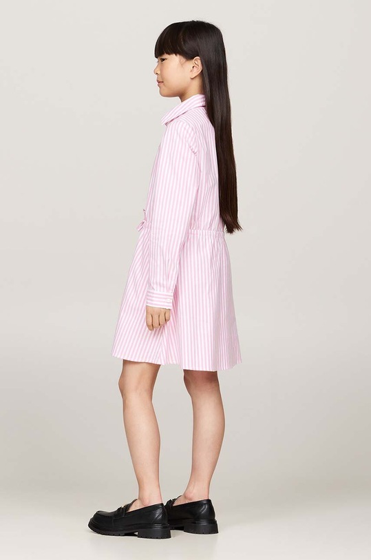 Dětské bavlněné šaty Tommy Hilfiger KG0KG08500.9BYH.104.122 fialová