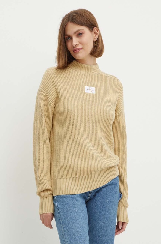 Bavlněný svetr Calvin Klein Jeans polorolák béžová J20J223609