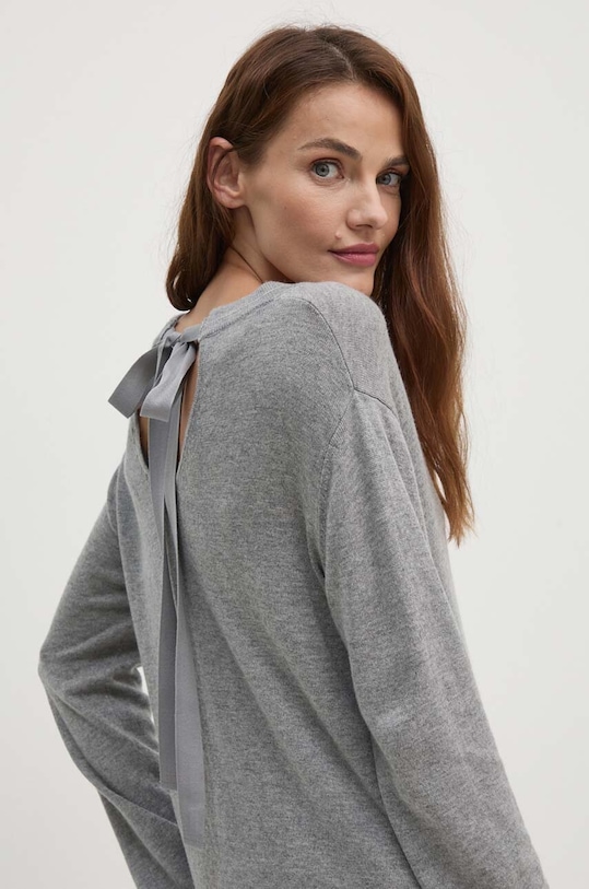 Svetr z vlněné směsi Dkny kulatý šedá D2G4A151