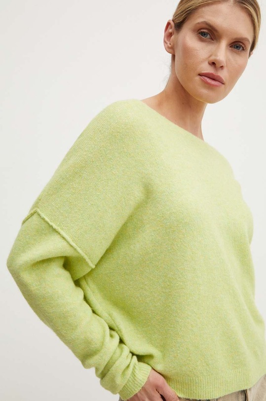 American Vintage sweter z domieszką wełny okrągły zielony DAM225H24