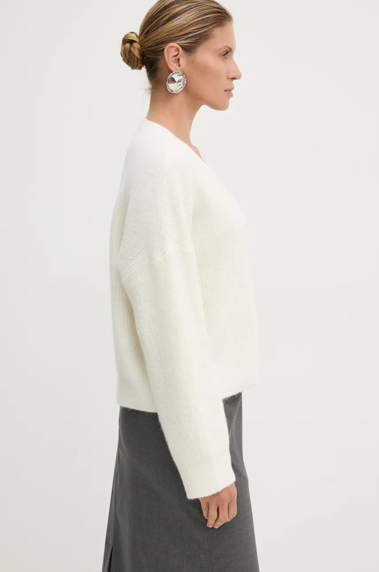Gestuz sweter wełniany beżowy 10909445